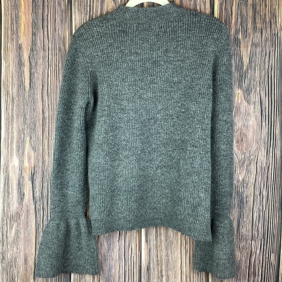 Woman’s Free Generation Los Angeles Gray Sweater With Bell Cuffs-Size M - Picture 5 of 11